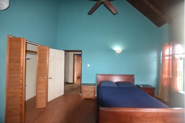 turquoise bedroom